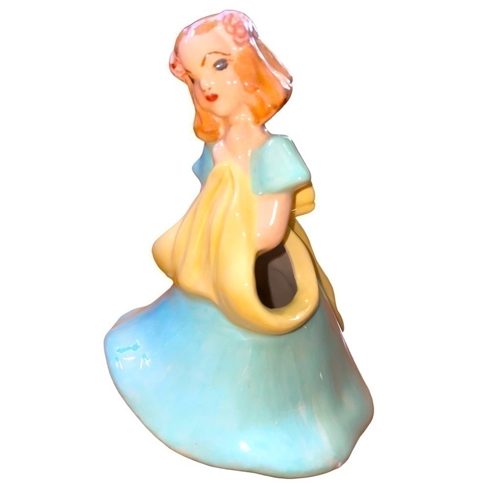 𝅺charming vintage porcelain vase, excellent condition, no chips